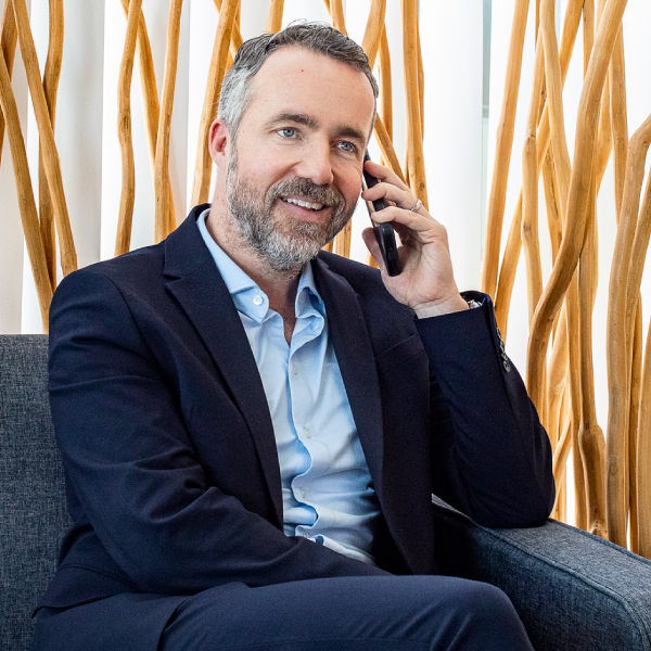 Armin beim Telefonieren