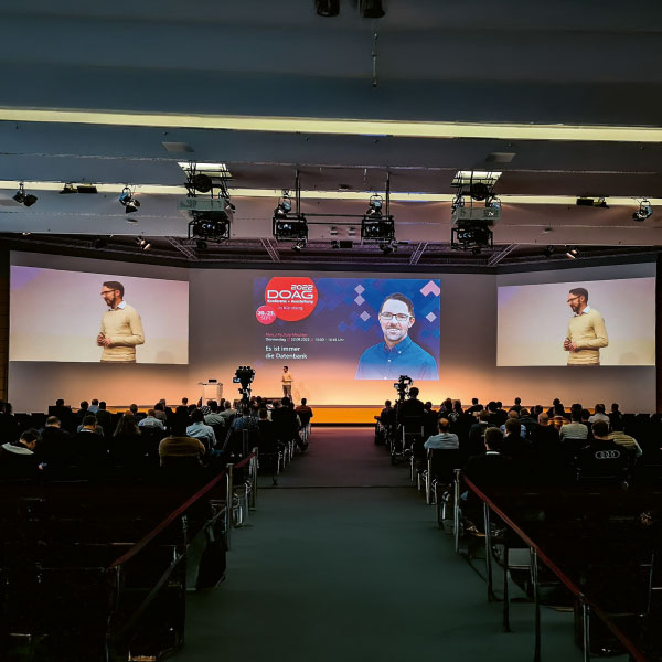 Marco während einer Rede